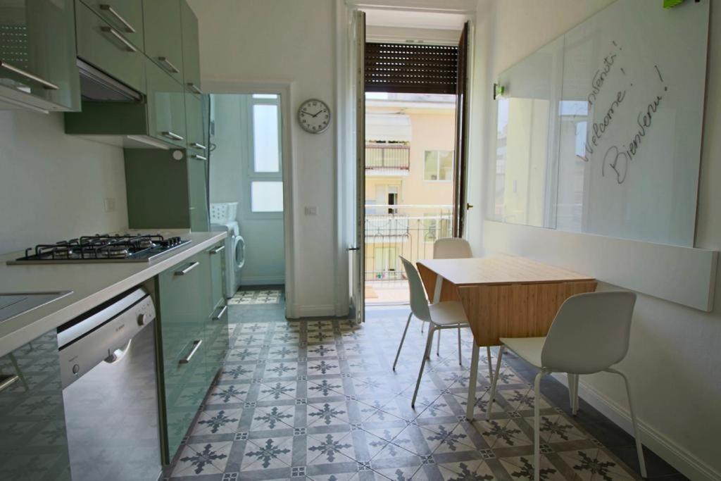 Lacaralele1 Milan Extérieur photo