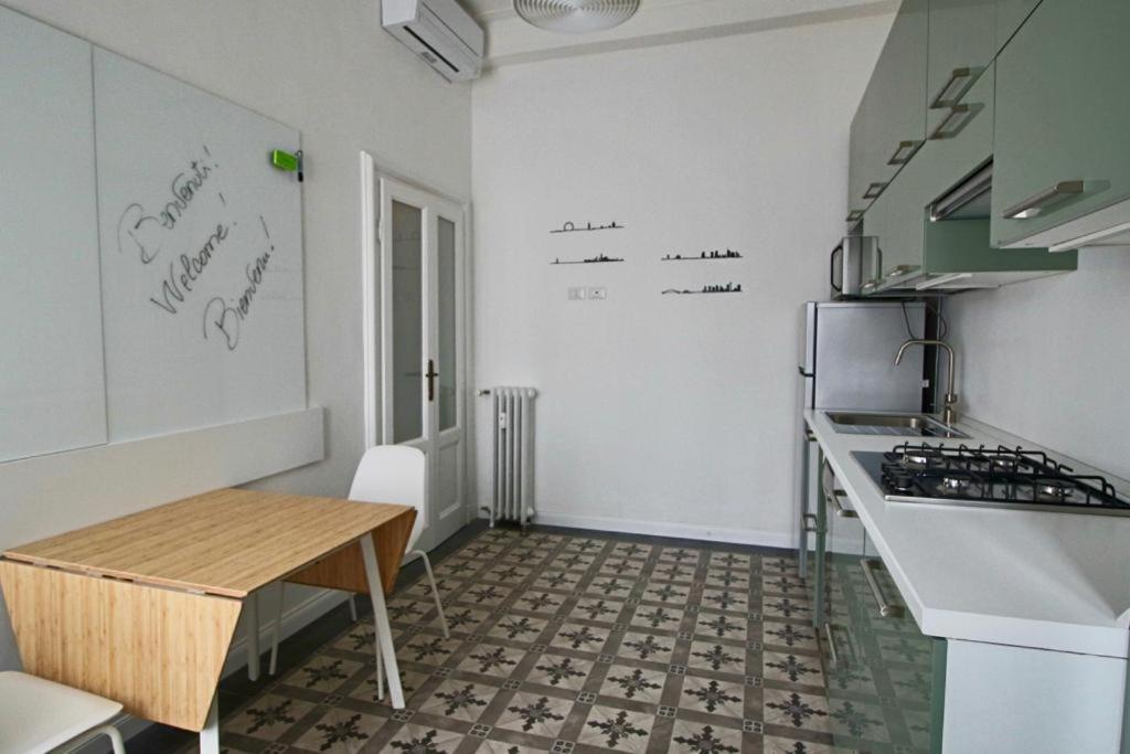 Lacaralele1 Milan Extérieur photo
